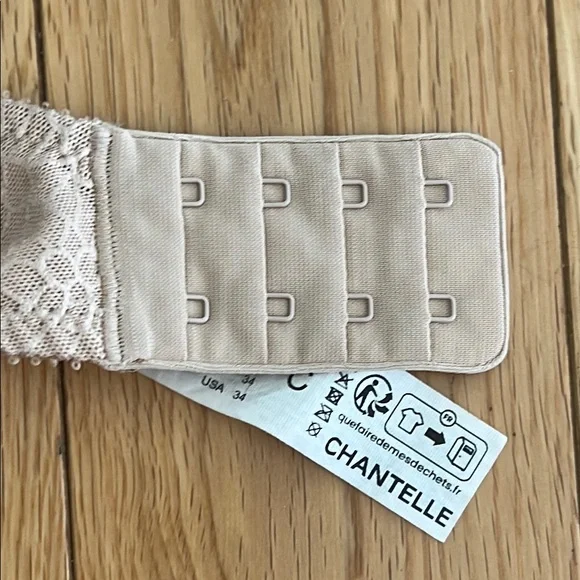 Chantelle Lace & Lined Underwire Bra - Cream 34C - Picture 7 of 10